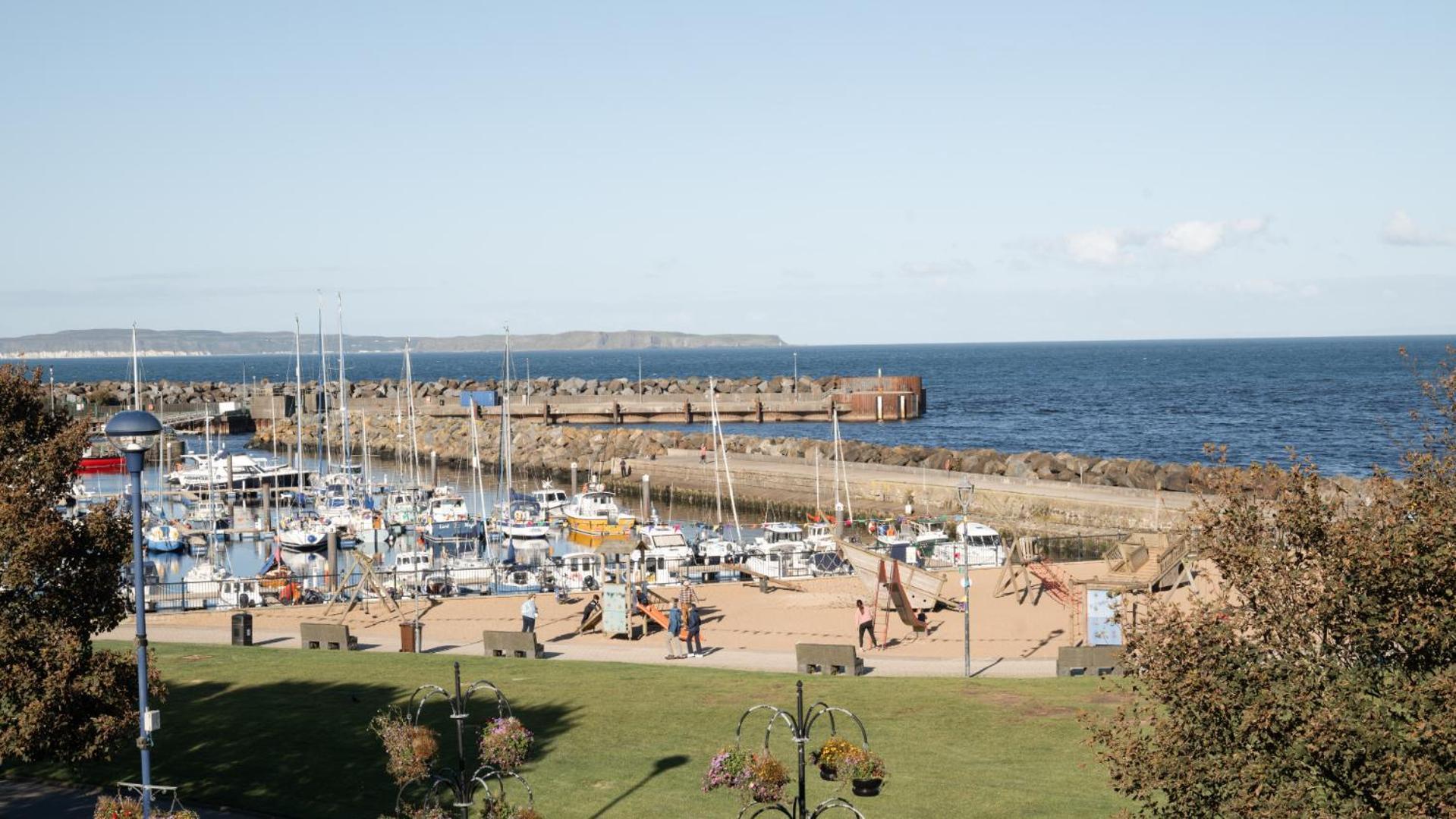 Marine Hotel Ballycastle Eksteriør billede