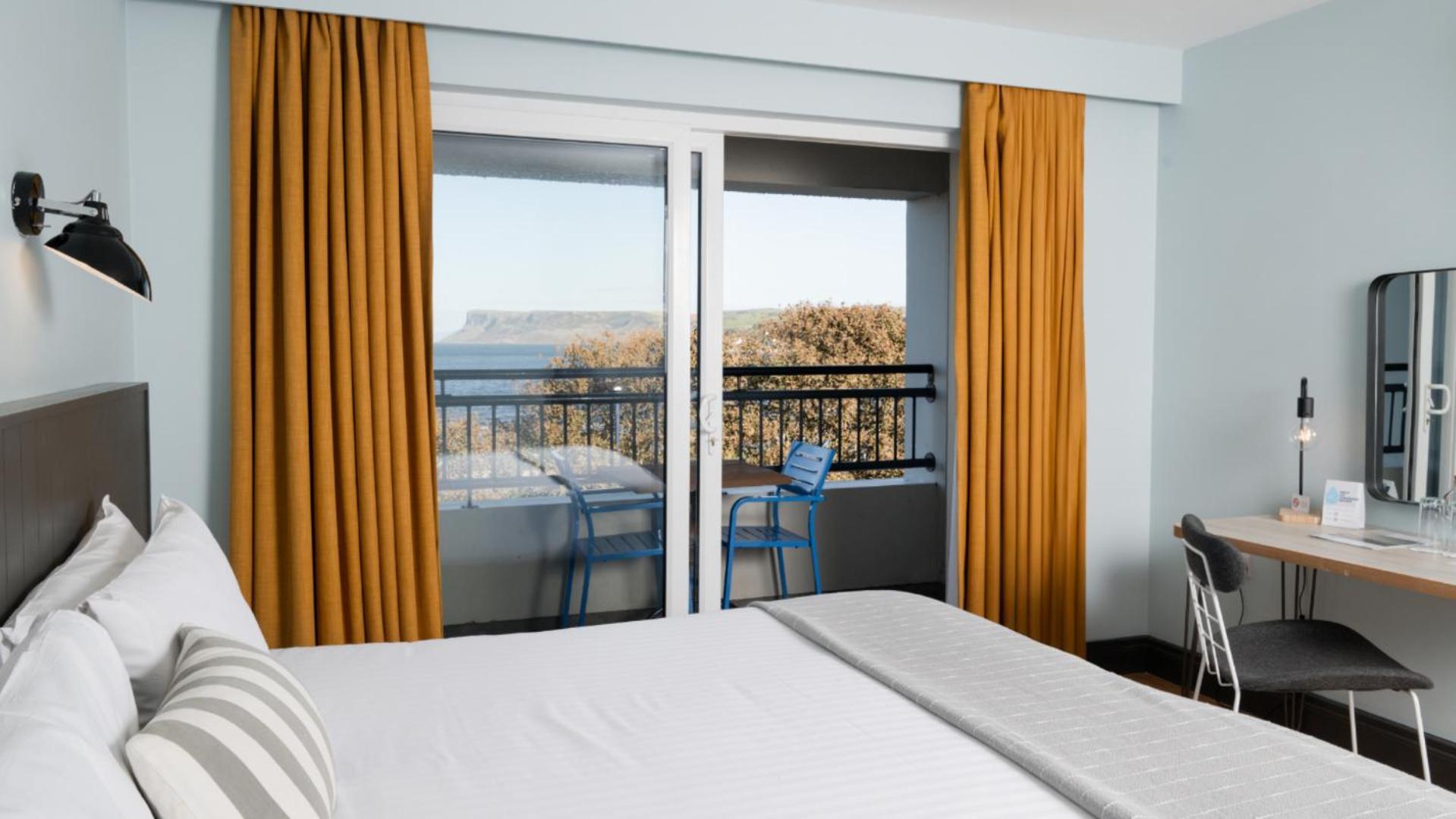 Marine Hotel Ballycastle Eksteriør billede